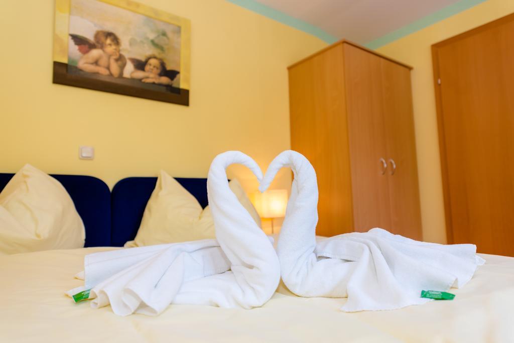 1A Hotel Steiner ยูเดนบวร์ก ภายนอก รูปภาพ