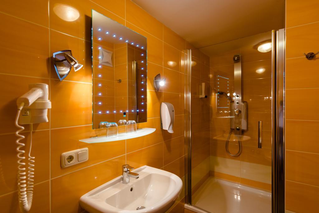 1A Hotel Steiner ยูเดนบวร์ก ภายนอก รูปภาพ