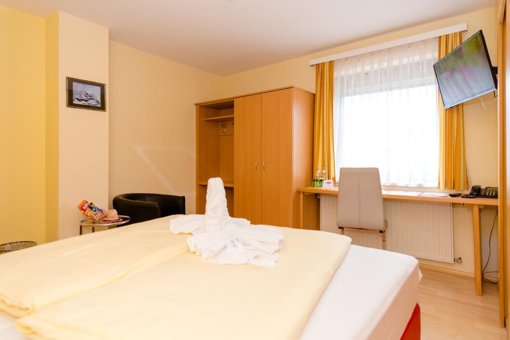 1A Hotel Steiner ยูเดนบวร์ก ภายนอก รูปภาพ